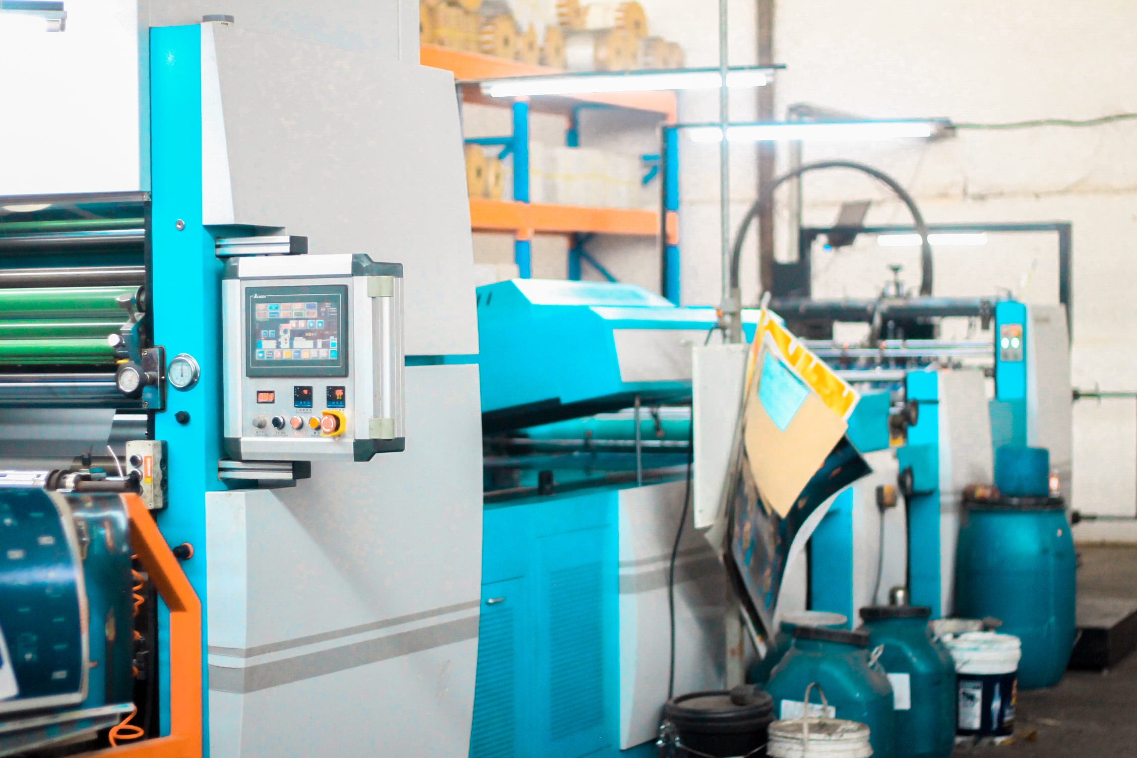 Proses Laminating Window CV Pelangi UV